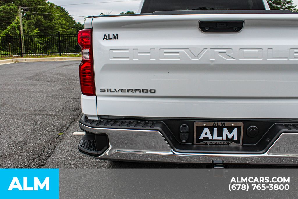 Used 2025 White Chevrolet LT image 13