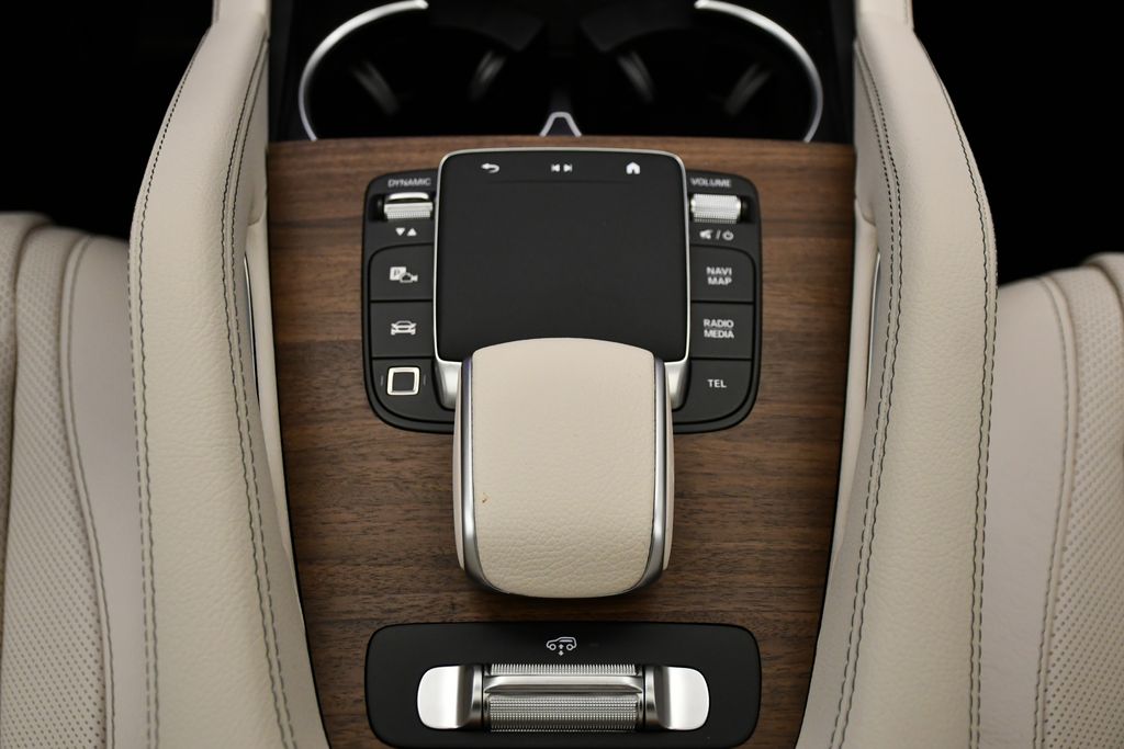 Thumbnail: 2026 Mercedes-Benz GLE - 31