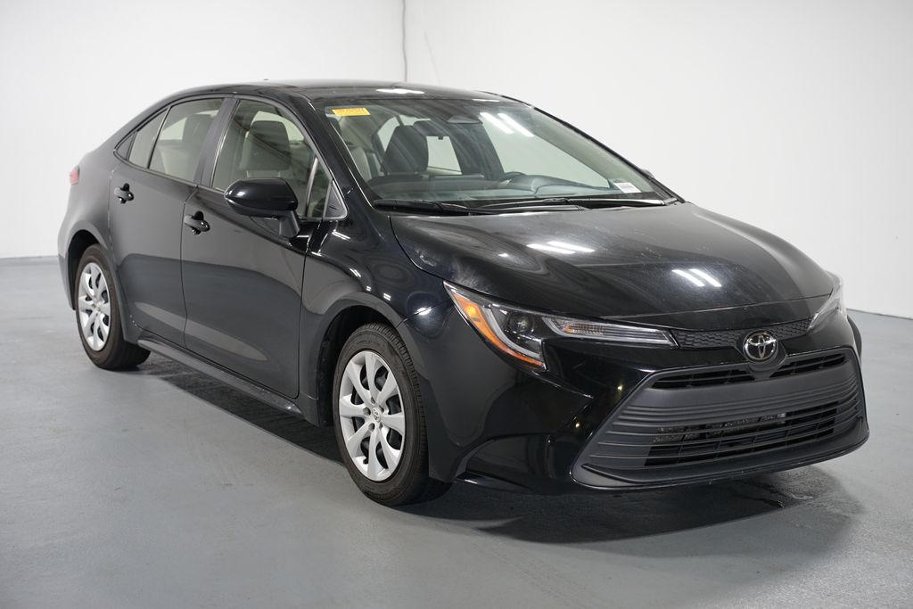 Thumbnail: 2023 Toyota Corolla - 3