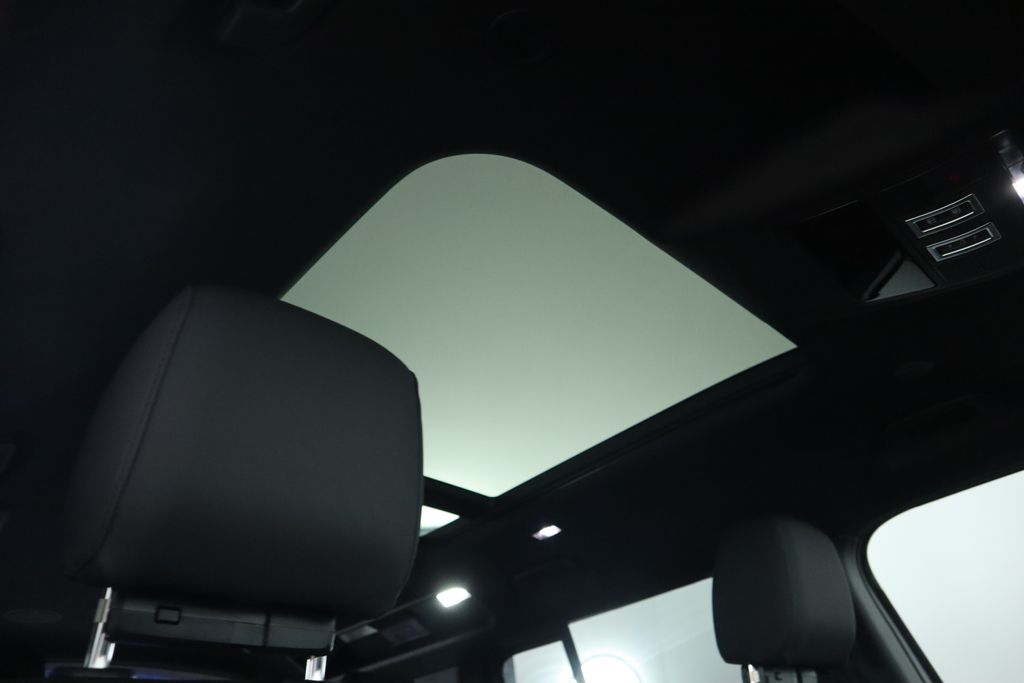 2025 Land Rover Defender 110 20