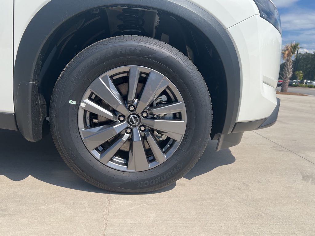 2025 Glacier White Nissan Pathfinder S FWD SUV