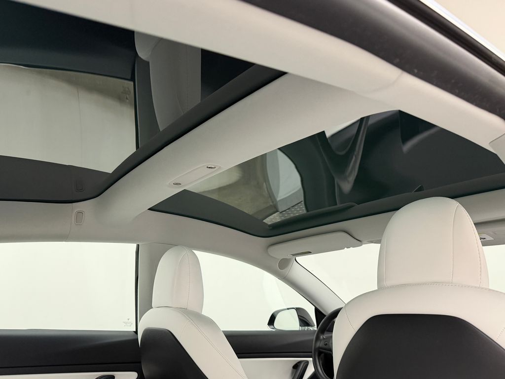 Thumbnail: 2020 Tesla Model 3 - 11