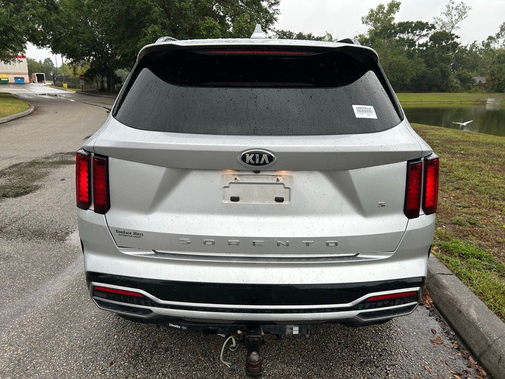 2021 Kia Sorento S 4