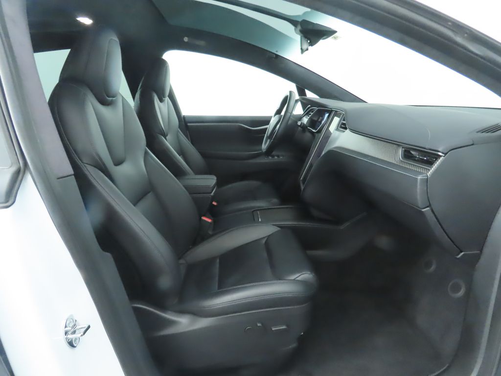Thumbnail: 2020 Tesla Model X - 29
