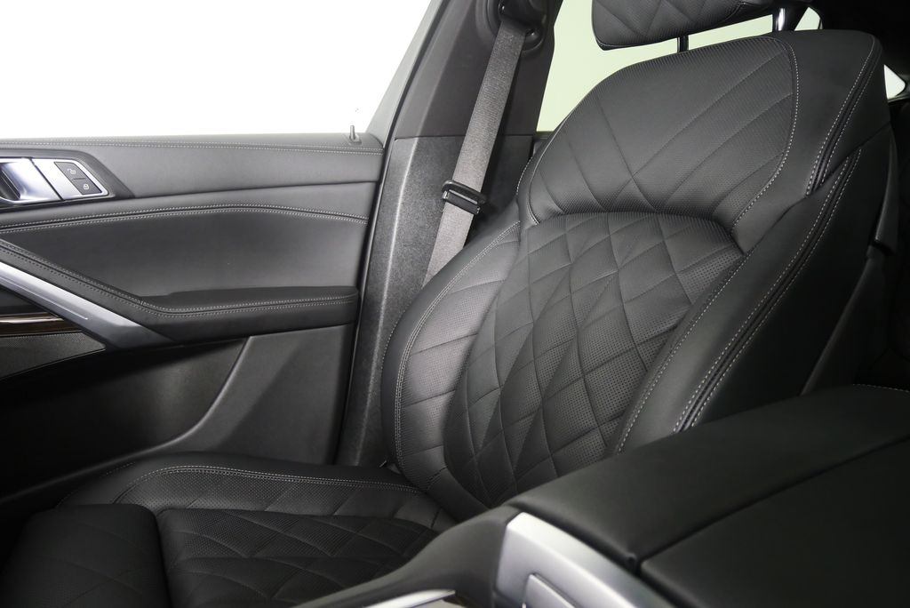 Thumbnail: 2025 BMW X6 - 25