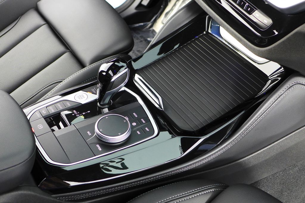 Thumbnail: 2023 BMW X4 - 15