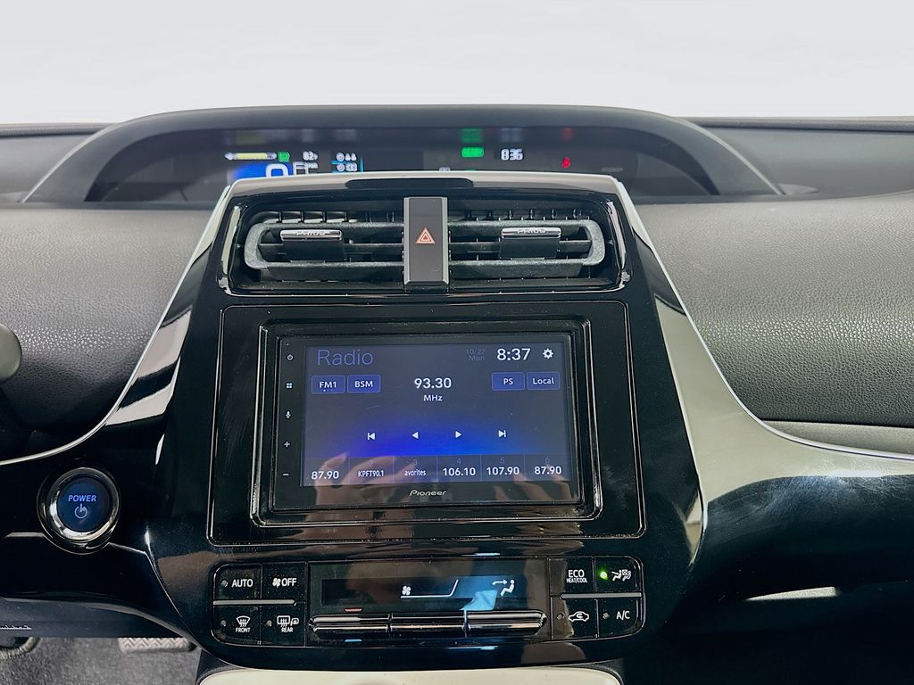 Thumbnail: 2017 Toyota Prius - 14