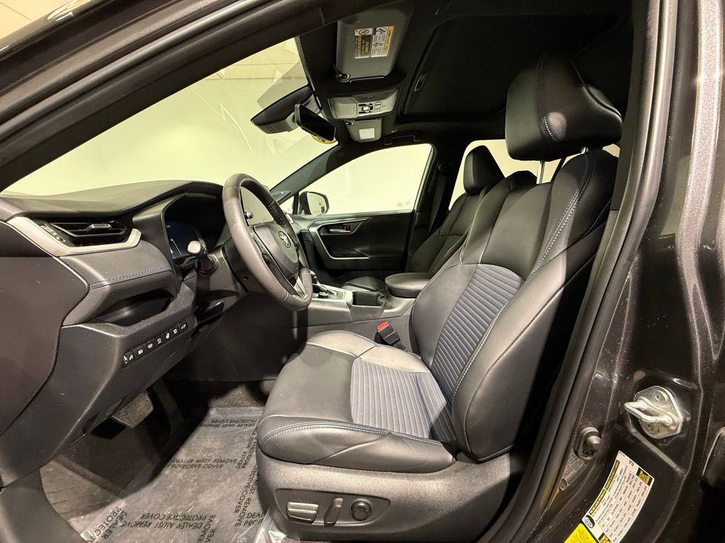 Thumbnail: 2023 Toyota RAV4 - 13