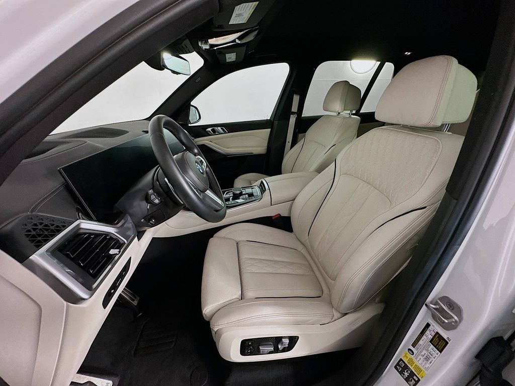 Thumbnail: 2024 BMW X5 - 21
