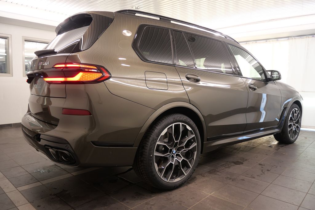 2025 BMW X7 M60i 7