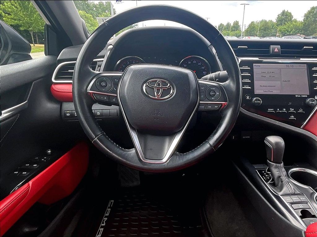 2018 Toyota Camry — photo 17