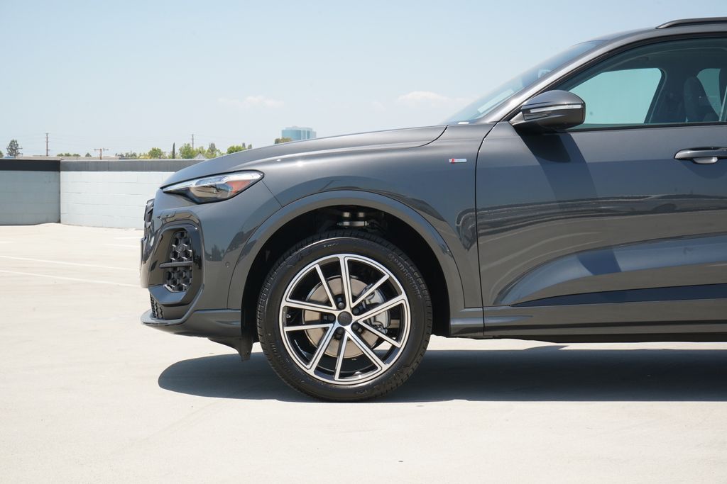 Thumbnail: 2026 Audi Q5 - 2