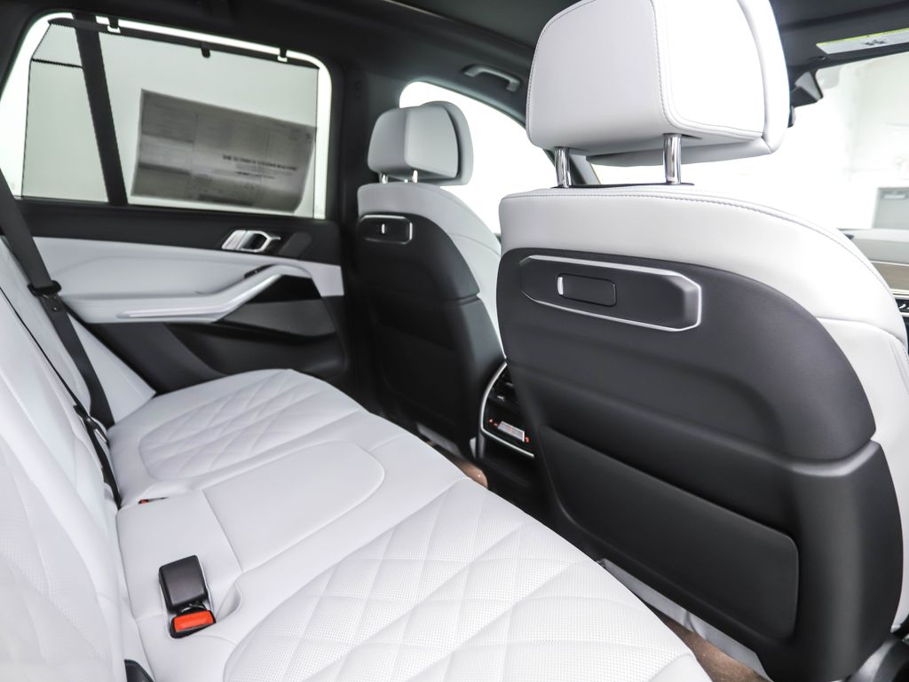 Thumbnail: 2026 BMW X5 - 26