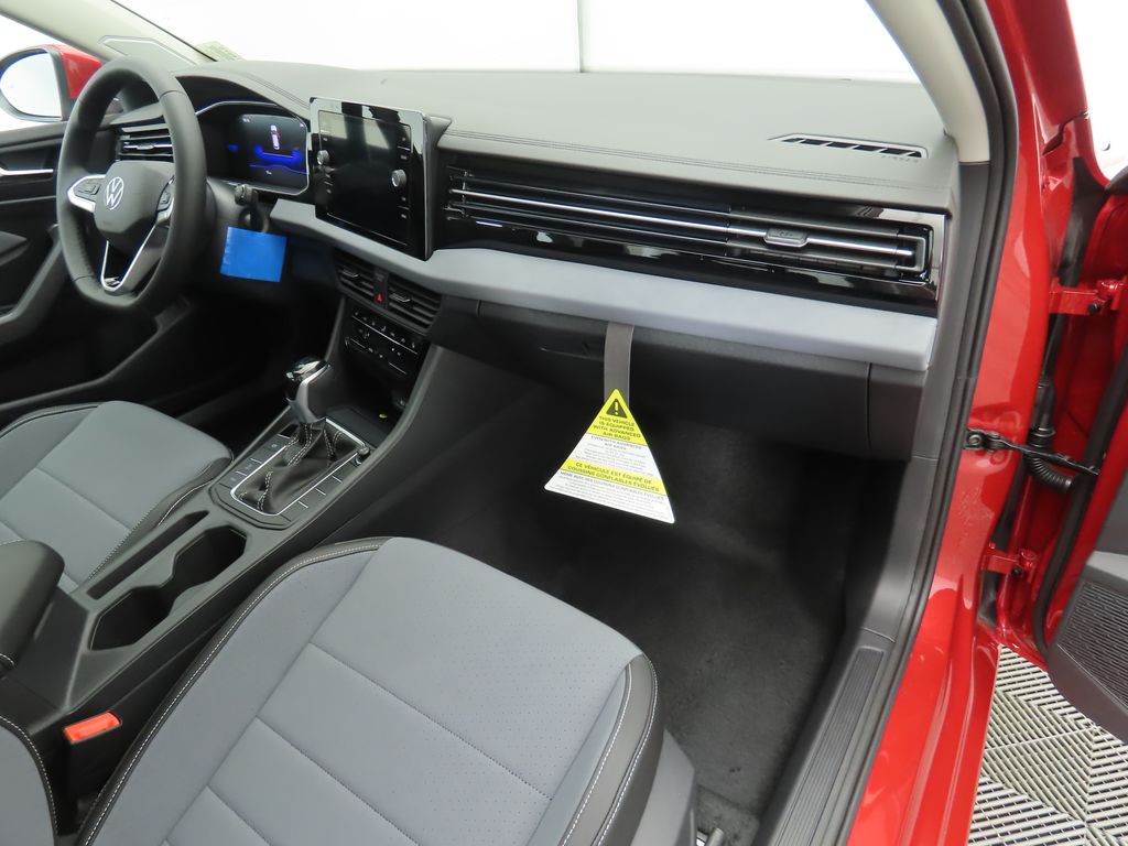 2025 Volkswagen Jetta SE 18