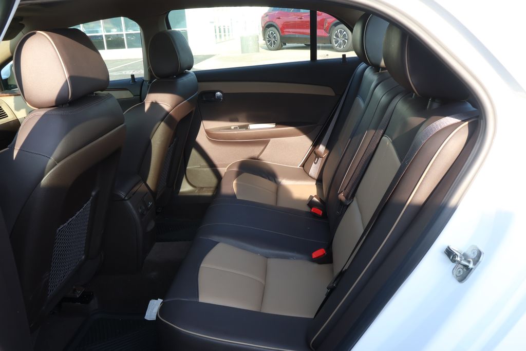 Thumbnail: 2012 Chevrolet Malibu - 31
