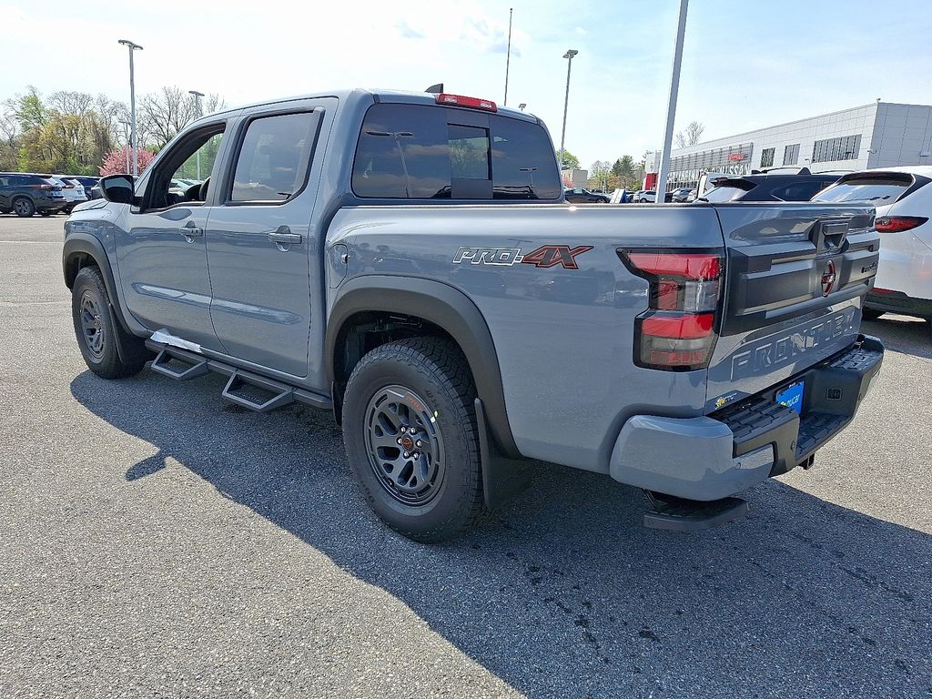 2026 Nissan Frontier — photo 3