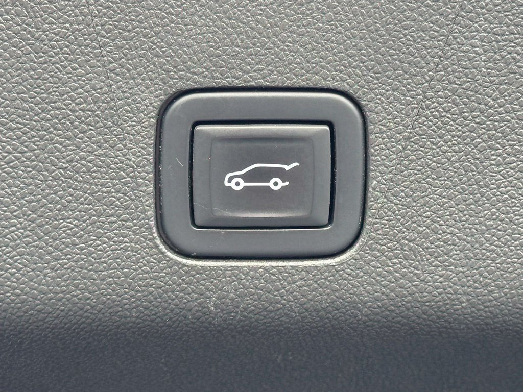 2022 Cadillac Escalade ESV Premium Black Raven - Jim Hudson Acura - Image 38