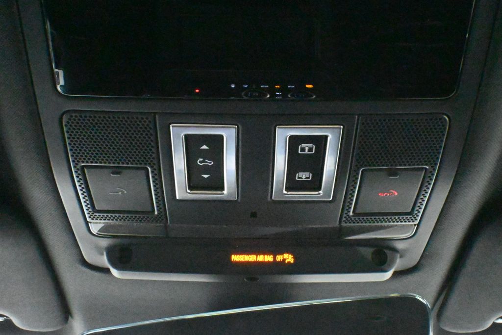 Thumbnail: 2024 Land Rover Defender - 23