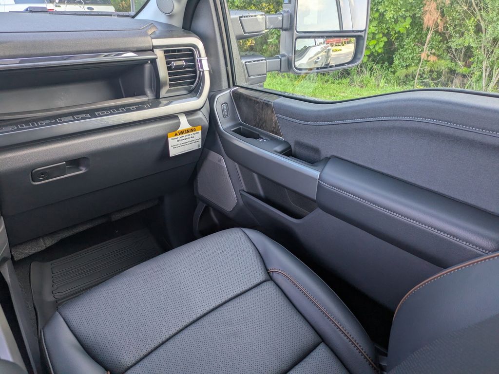 2026 Ford F-350 Super Duty LARIAT