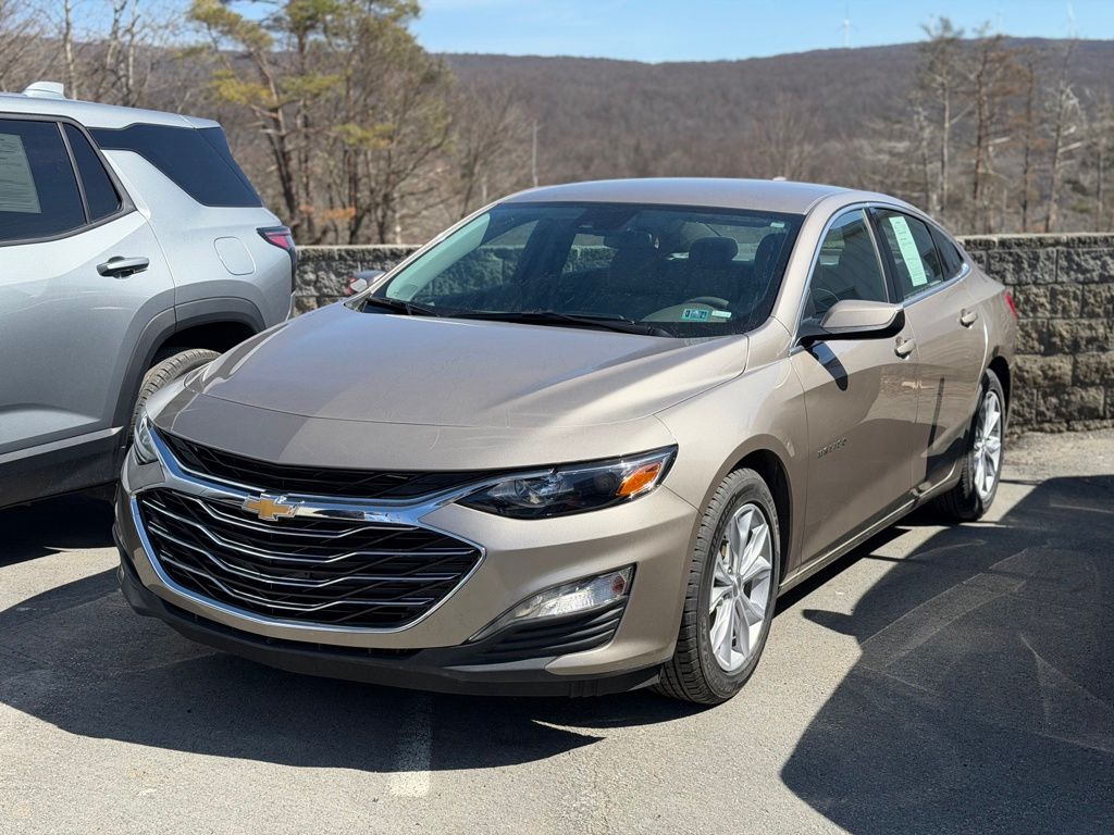 2025 Chevrolet Malibu LT with 1LT FWD