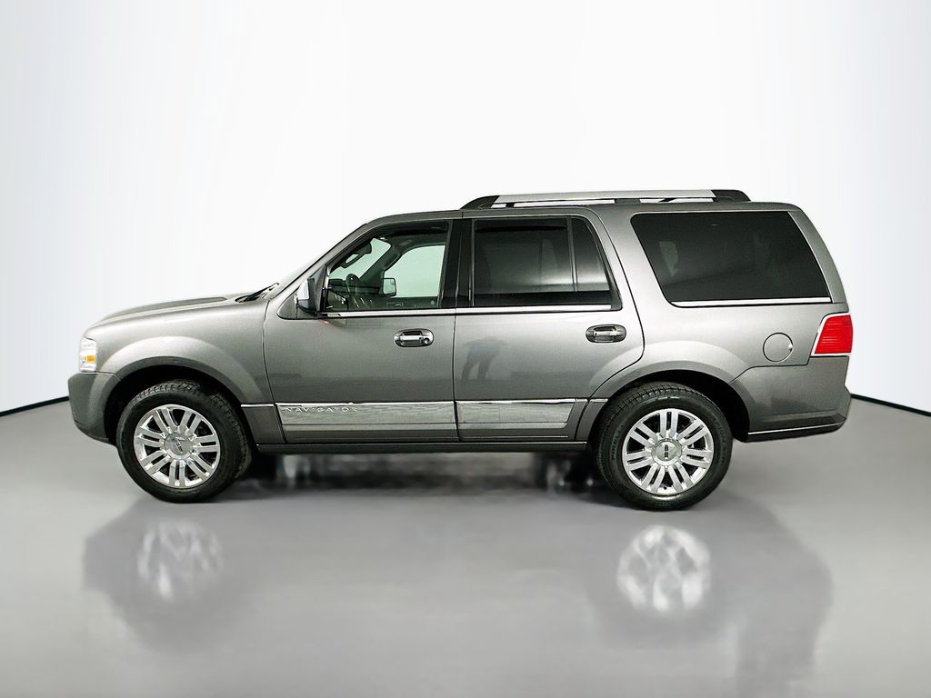 Thumbnail: 2012 Lincoln Navigator - 8