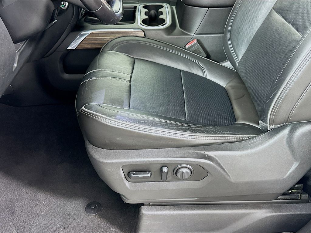 Thumbnail: 2019 Chevrolet Silverado 1500 - 20