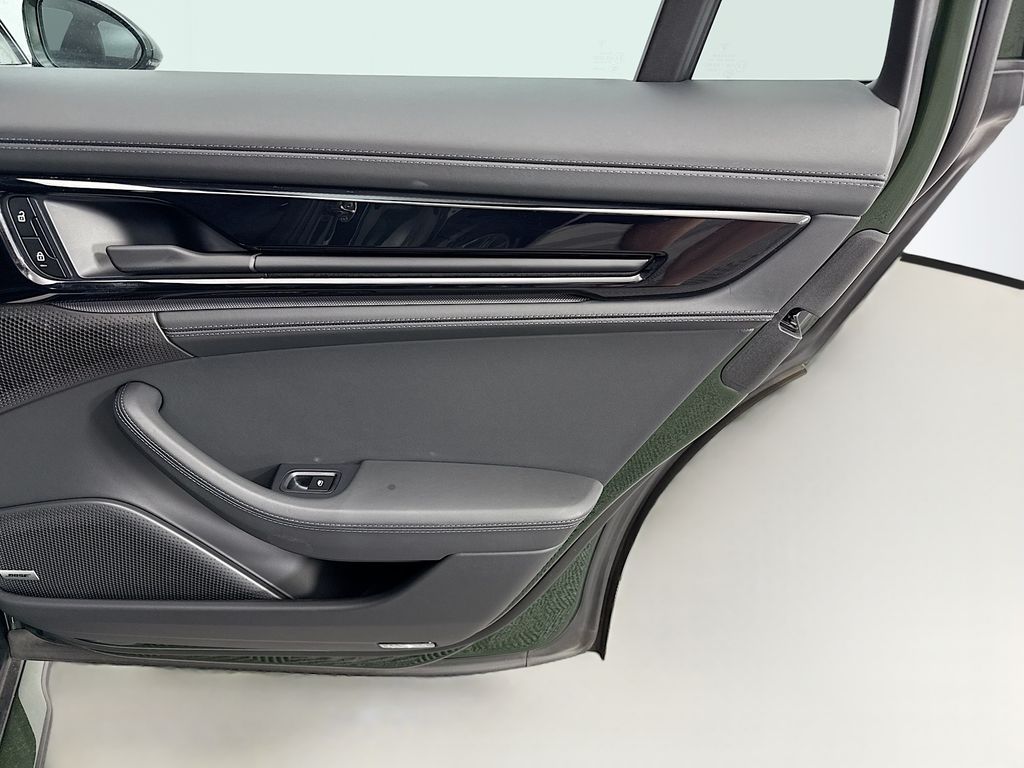 Thumbnail: 2024 Porsche Panamera - 28