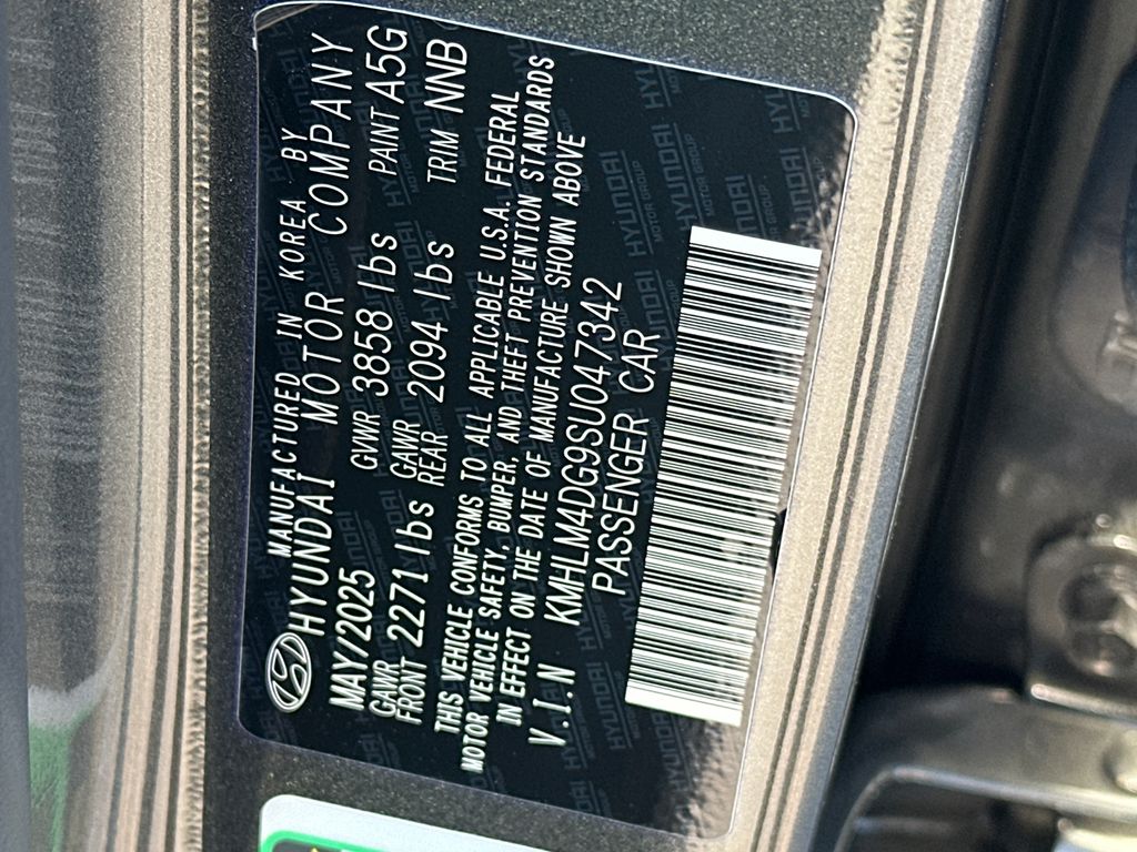 Used 2025 Gray Hyundai SEL Sport image 34