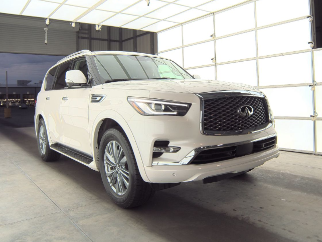 2023 INFINITI QX80 LUXE 2