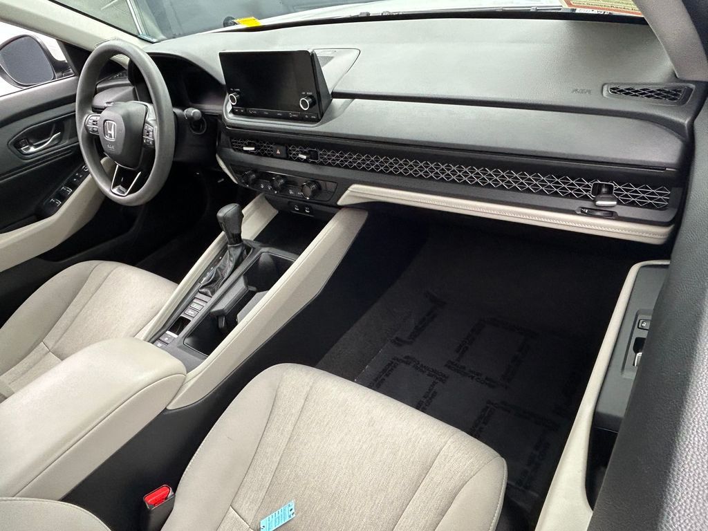 Used 2023 White Honda EX image 44