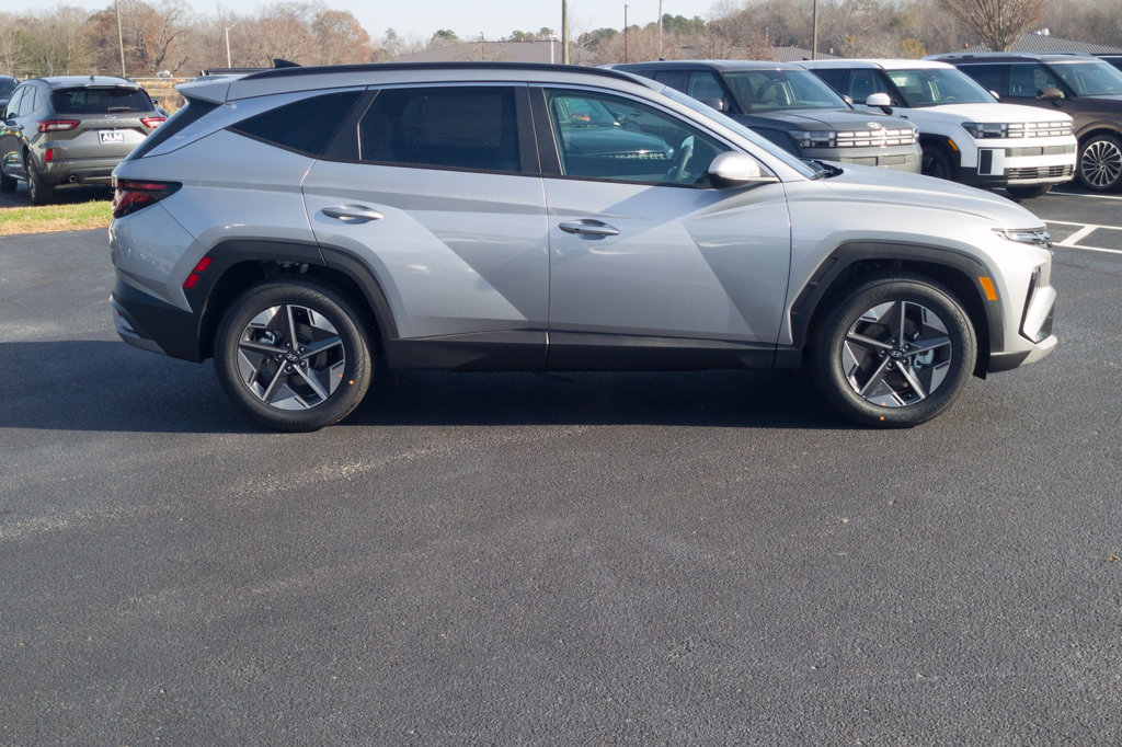 New 2026 Silver Hyundai SEL image 4