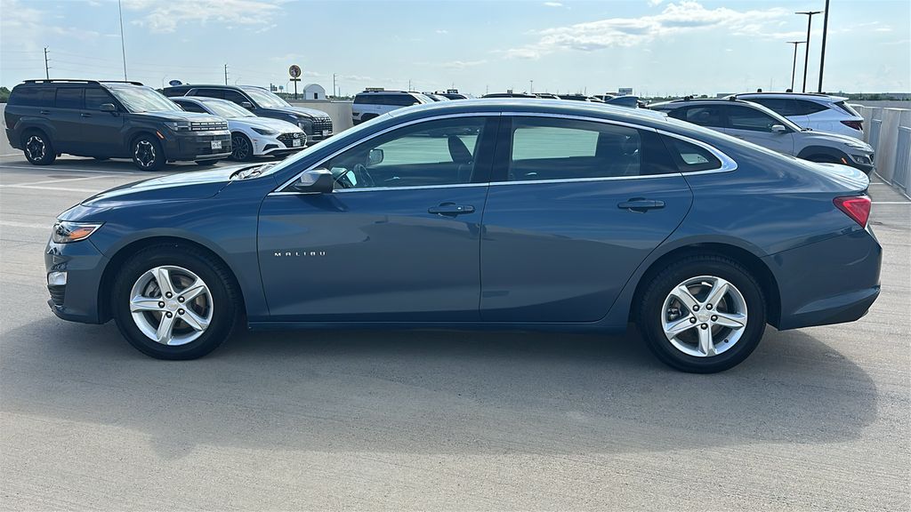 2024 Chevrolet Malibu LT Blue at Baytown Hyundai