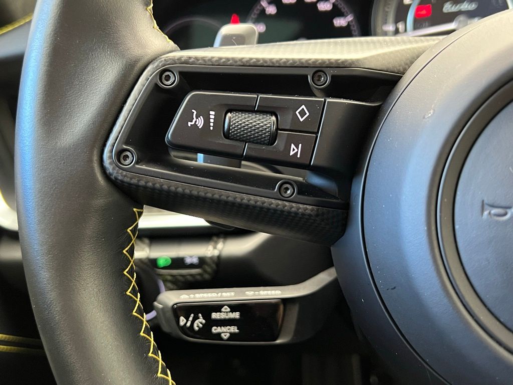 Thumbnail: 2022 Porsche 911 - 8