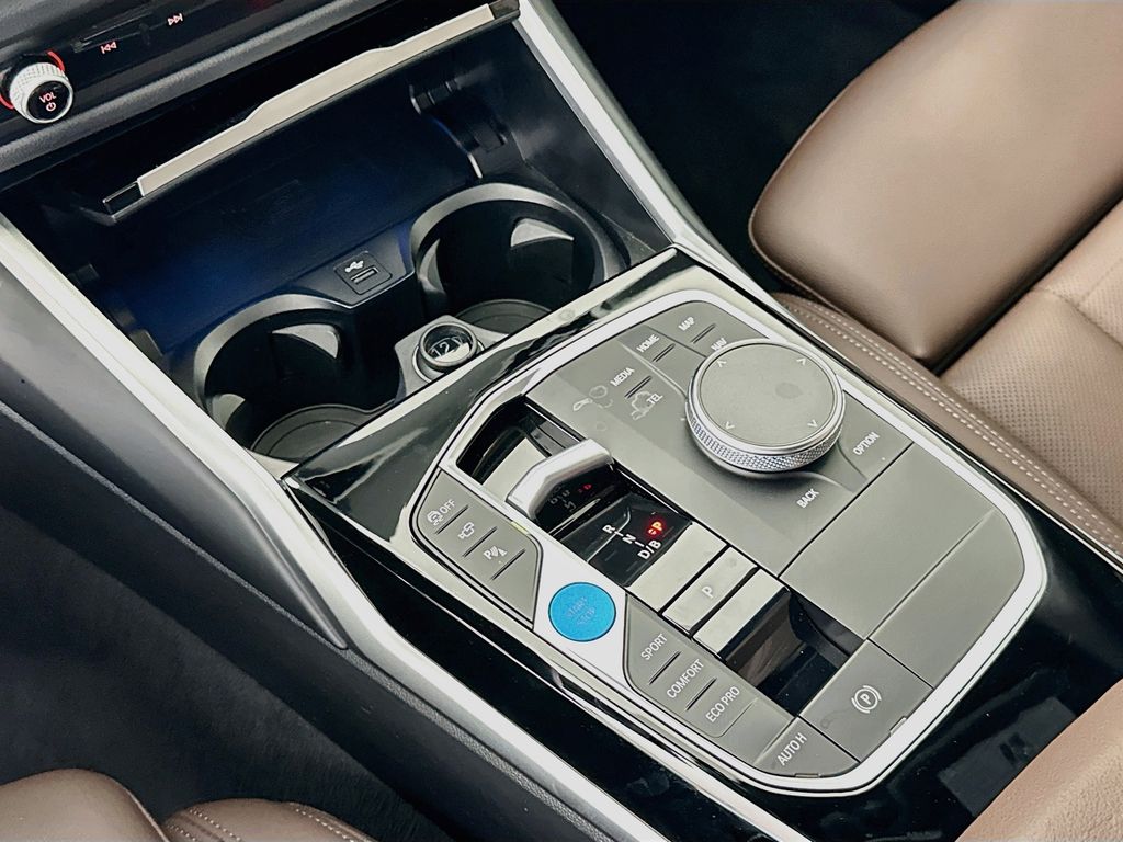 Thumbnail: 2024 BMW i4 - 17