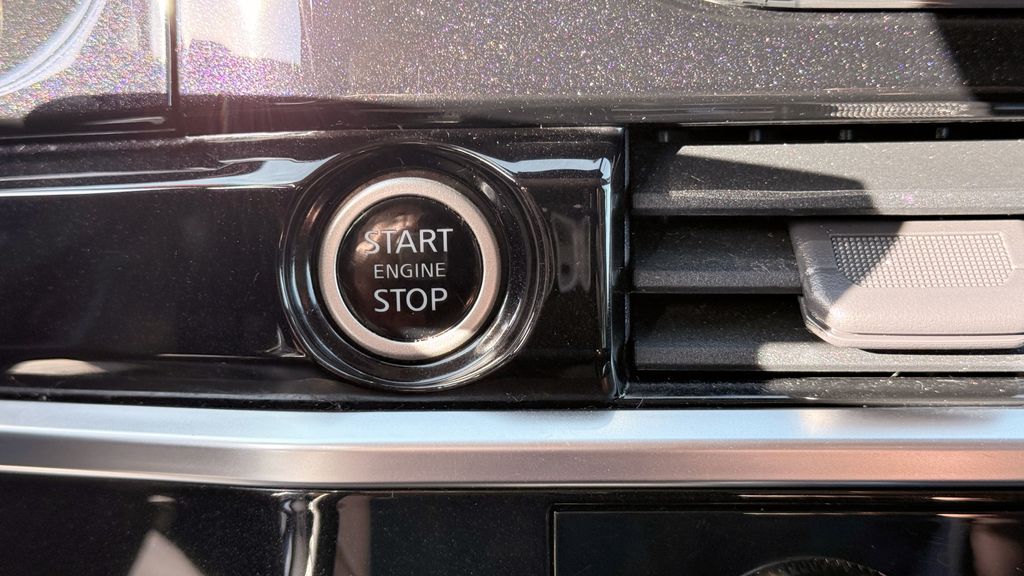 Used 2022 Nissan Pathfinder SL 4D Sport Utility