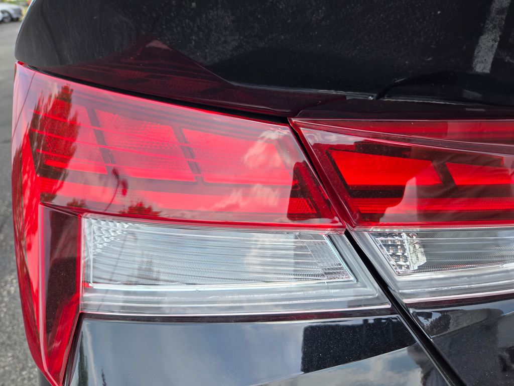 2025 Hyundai Elantra Limited Edition 12
