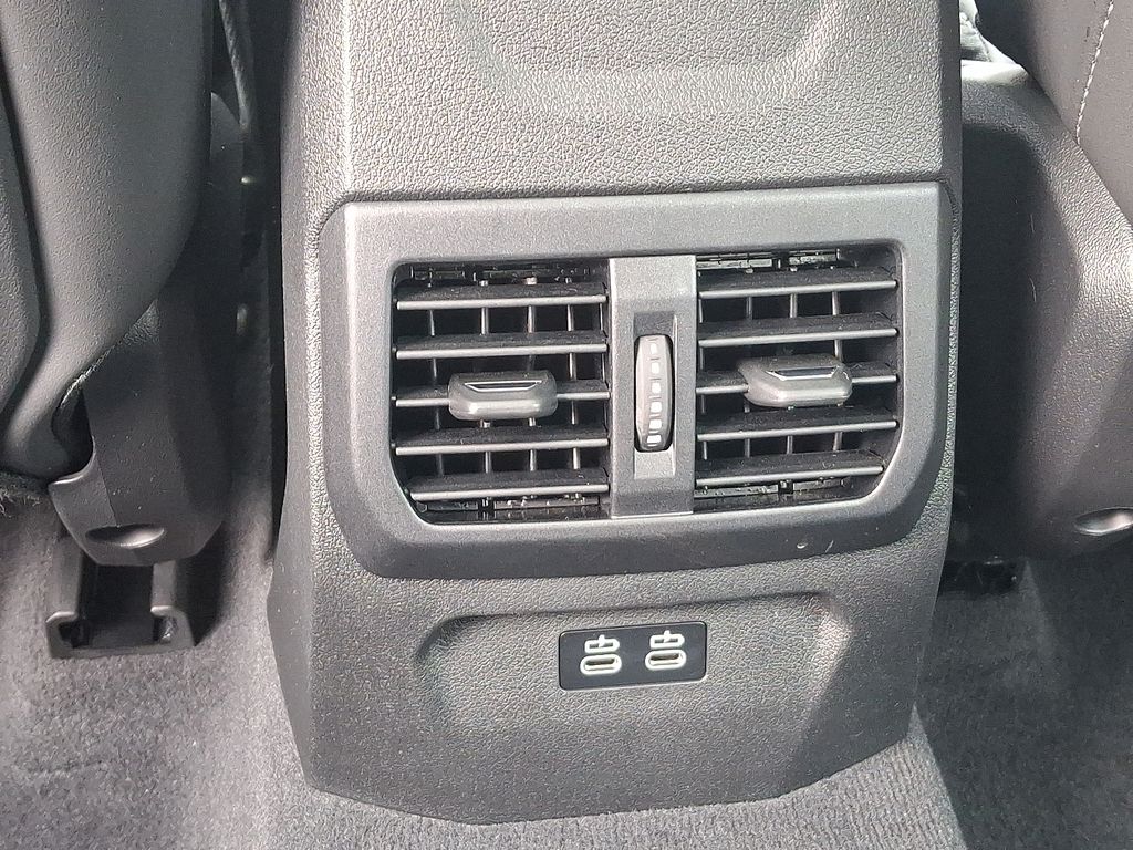 Thumbnail: 2025 BMW 2 Series - 11