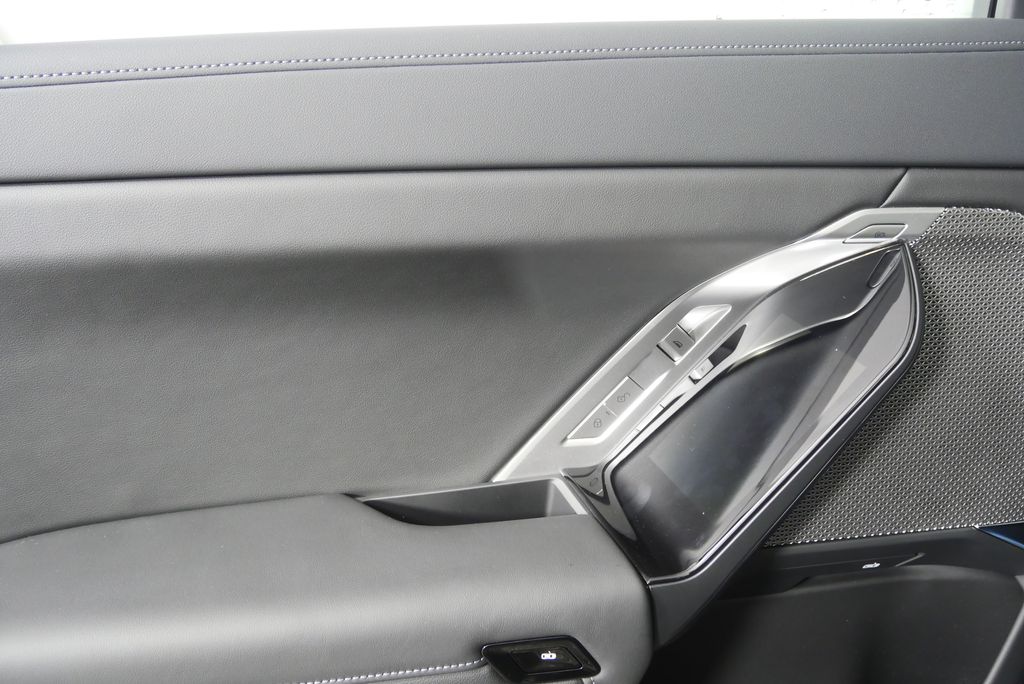 Thumbnail: 2026 BMW i7 - 14