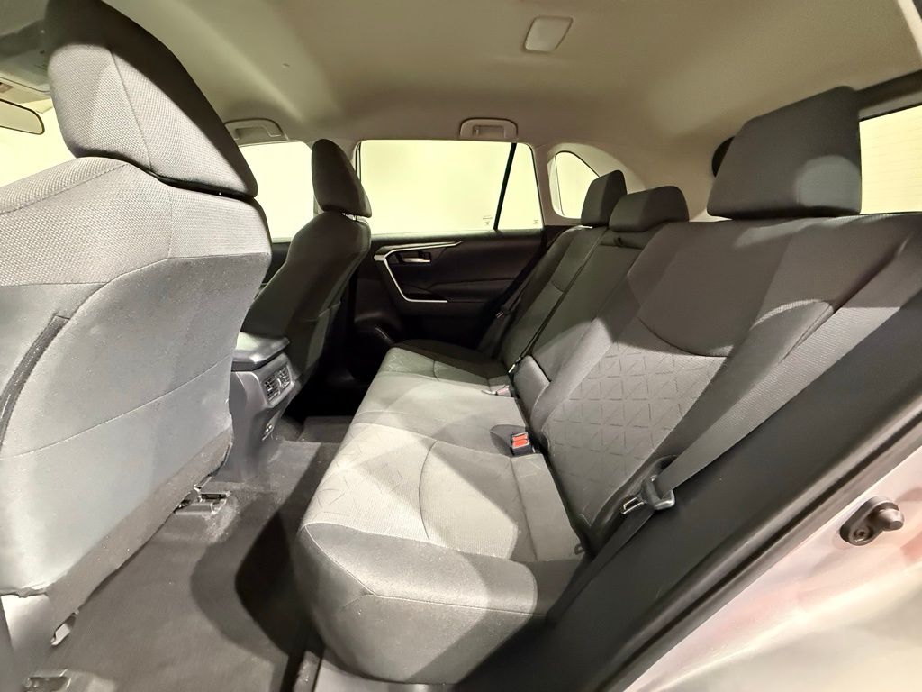 2024 Toyota RAV4 XLE 20