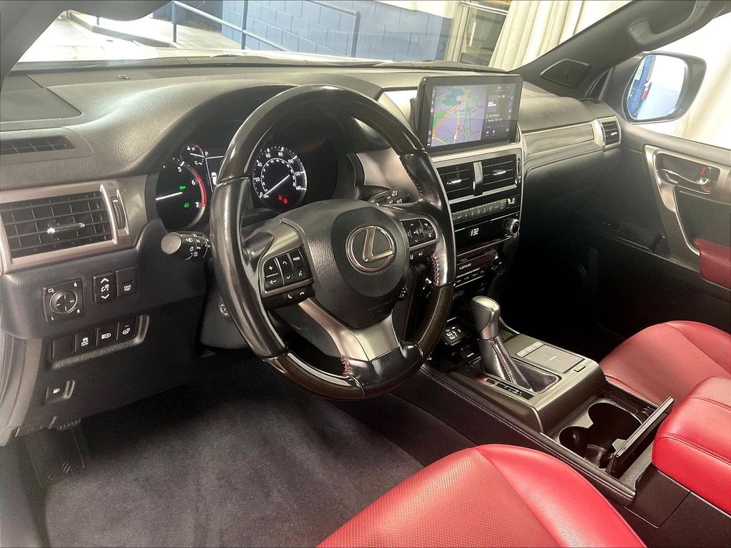 2022 Lexus GX — photo 8