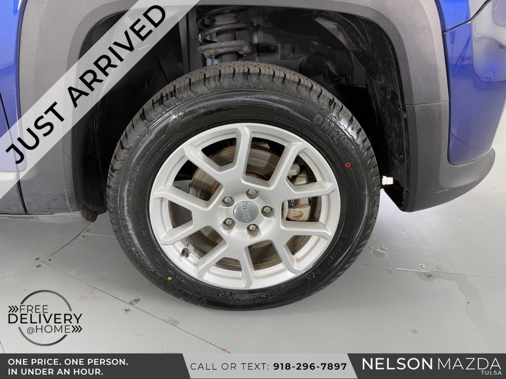 Used 2019 Blue Jeep Latitude image 14