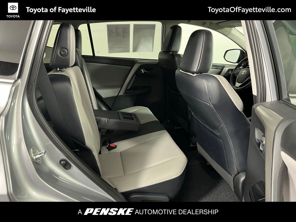 Thumbnail: 2016 Toyota RAV4 - 8