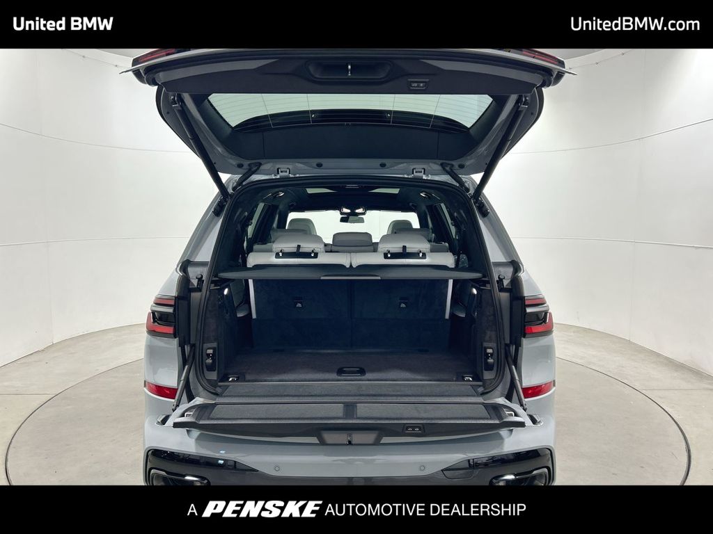 Thumbnail: 2026 BMW X7 - 22