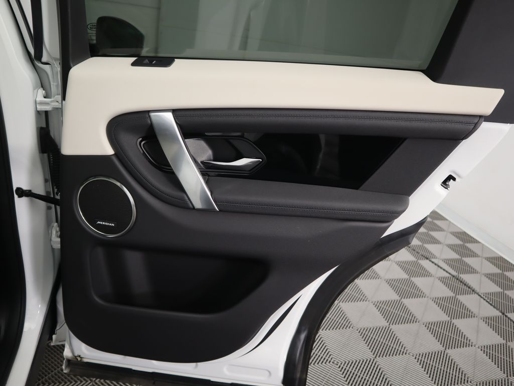 Thumbnail: 2025 Land Rover Discovery Sport - 28