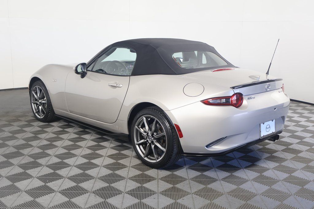 Thumbnail: 2023 Mazda MX-5 Miata - 6