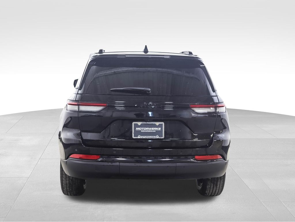 Thumbnail: 2025 Jeep Grand Cherokee - 4