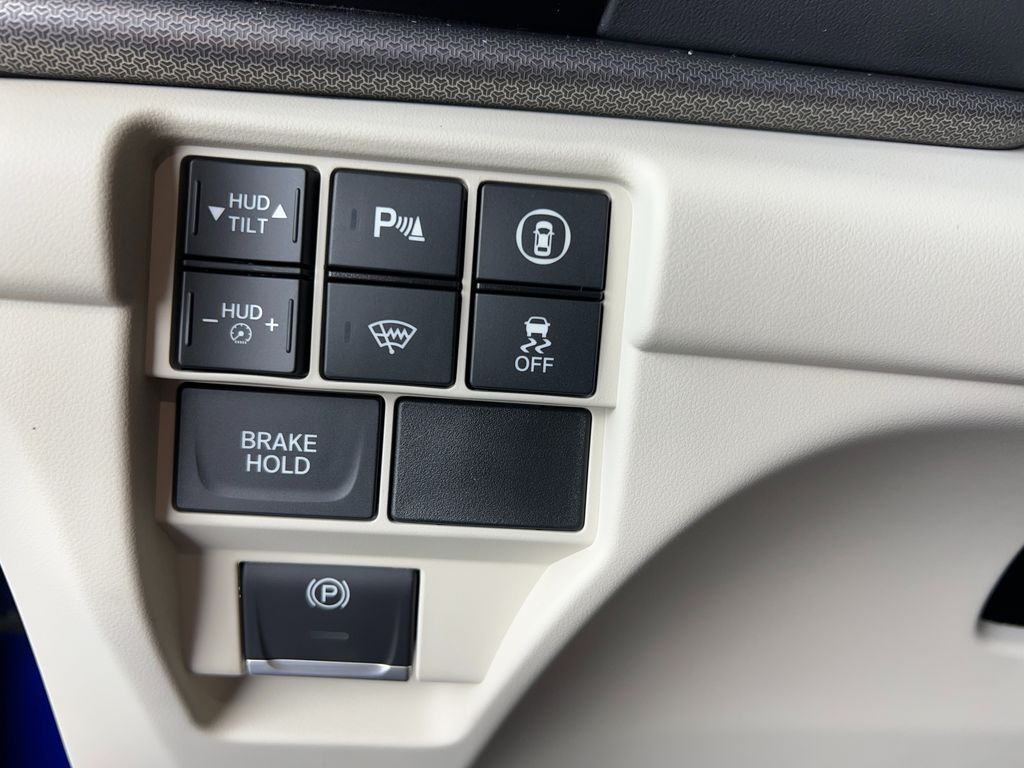 used 2025 Acura RDX car, priced at $45,499