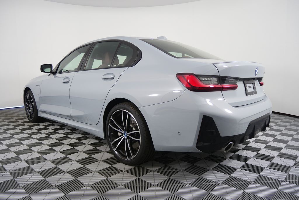 Thumbnail: 2024 BMW 3 Series - 5