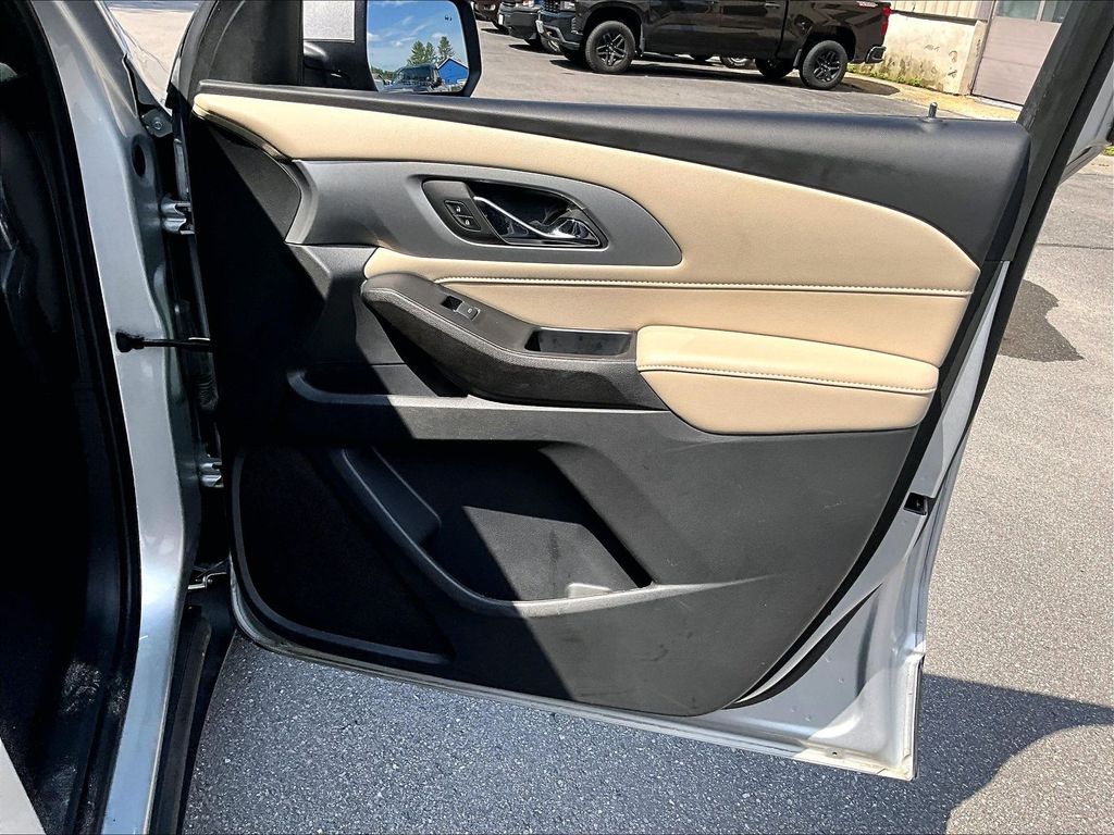 2022 Chevrolet Traverse — photo 12