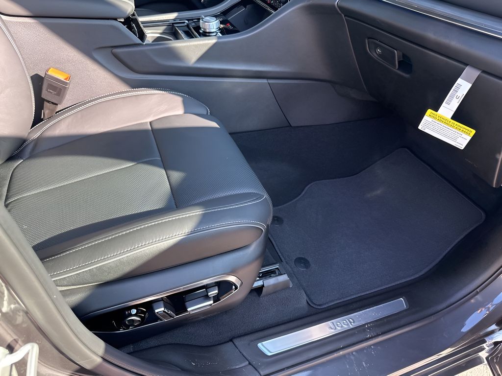 New Car 2025 Jeep Grand Cherokee L  Overland For Sale Under $60,000 In Austin, Texas